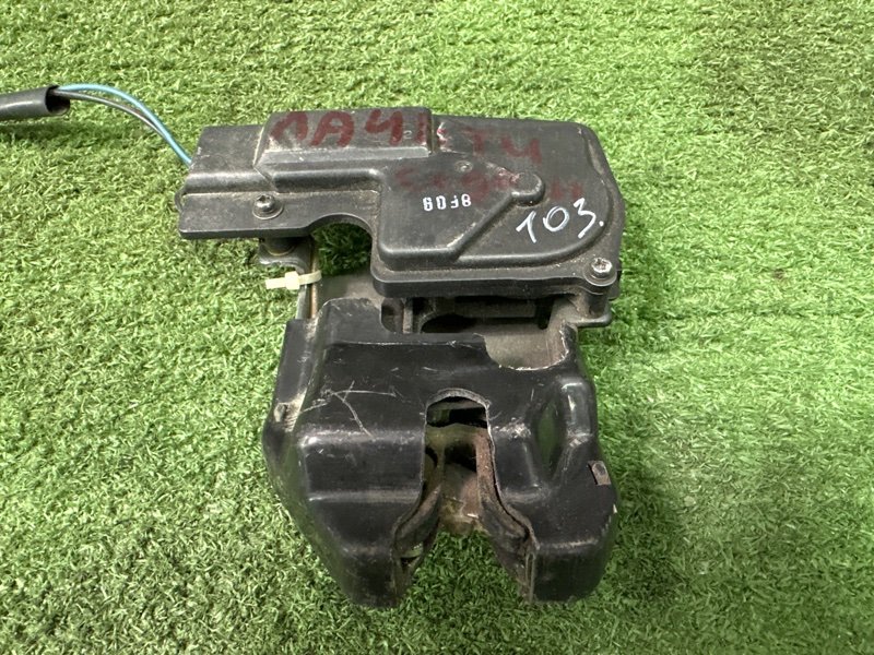 Замок крышки багажника Chevrolet Lacetti