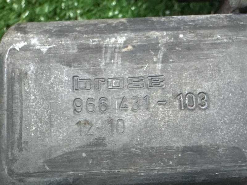 Механизм стеклоподъёмника с мотором Opel Astra J