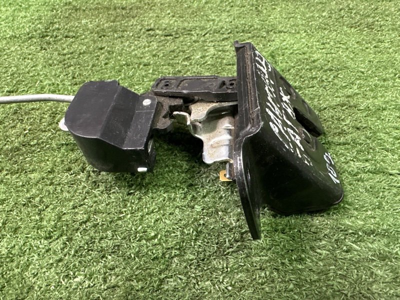 Замок крышки багажника Hyundai SantaFe 2