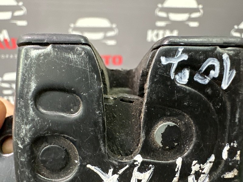 Замок крышки багажника Hyundai SantaFe 2