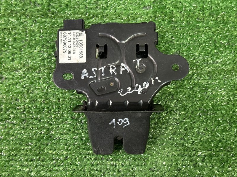 Замок крышки багажника Opel Astra J