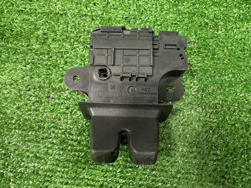 Замок крышки багажника Opel Astra J