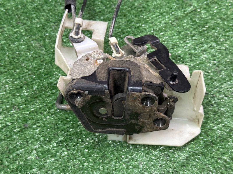 Замок двери Hyundai Sonata