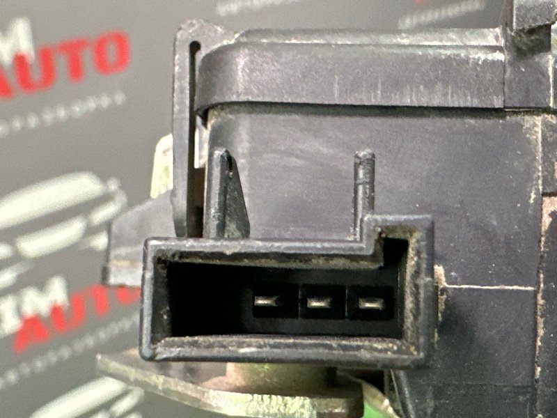 Замок крышки багажника Opel Astra H