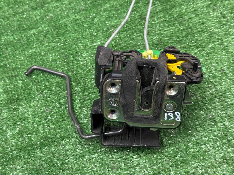 Замок двери Hyundai Solaris 1