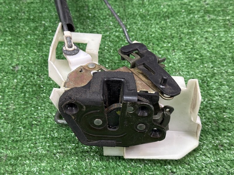 Замок двери Hyundai Sonata