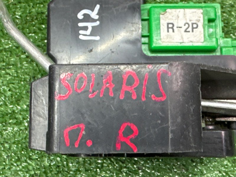 Замок двери Hyundai Solaris 1