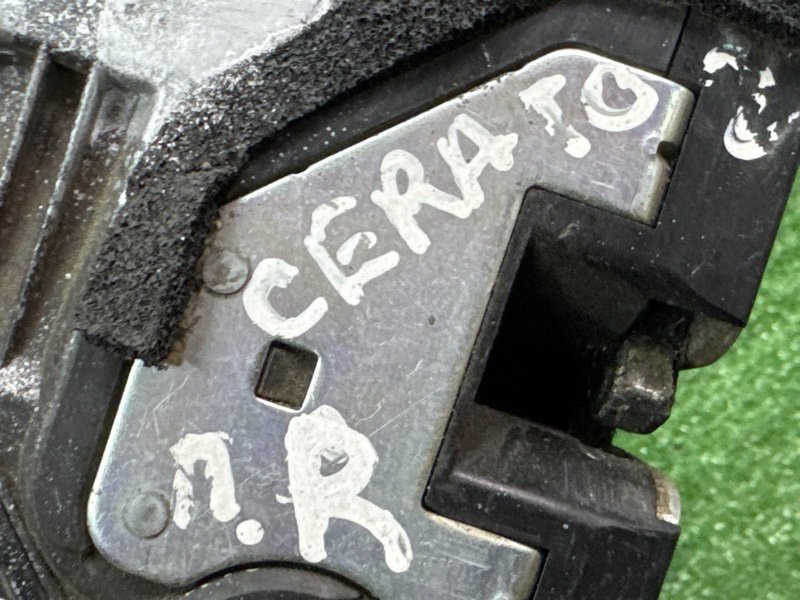 Замок двери Kia Cerato 2