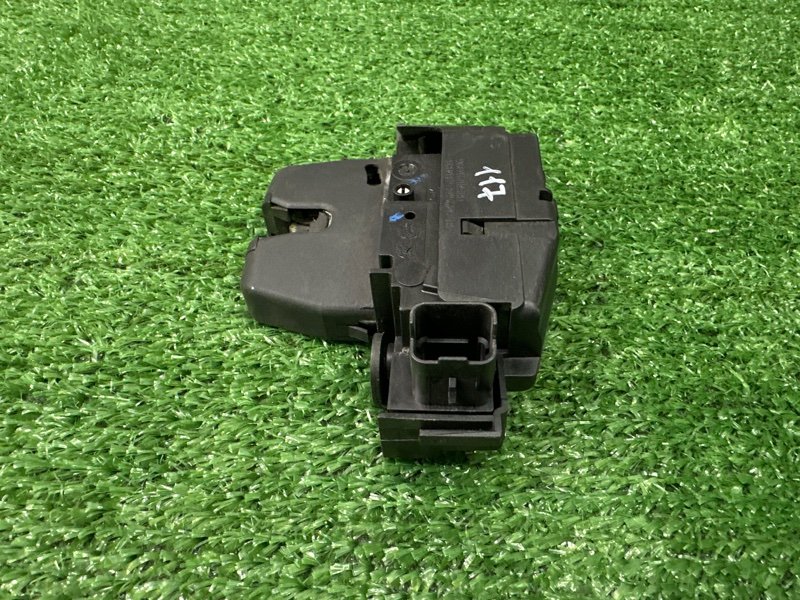 Замок крышки багажника Peugeot 308