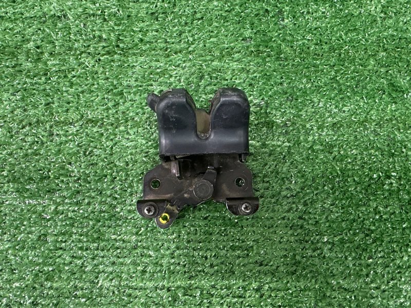 Замок крышки багажника Kia Rio 2