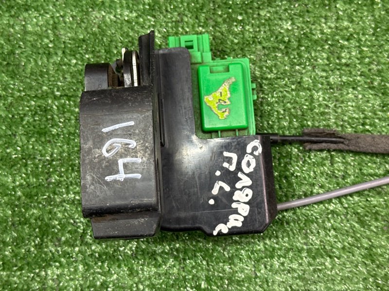 Замок двери Hyundai Solaris 1