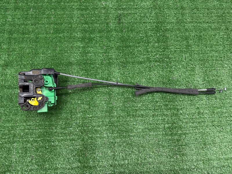 Замок двери Hyundai Solaris 1