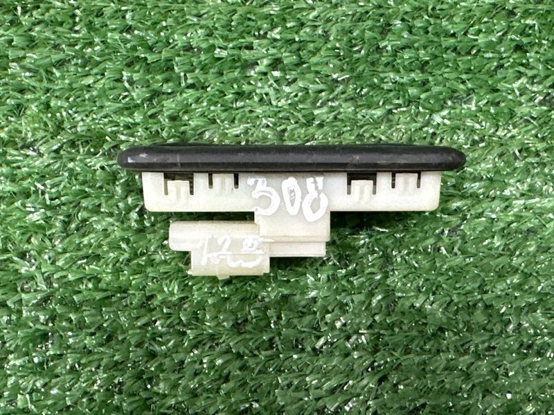 Кнопка открывания багажника Peugeot 308