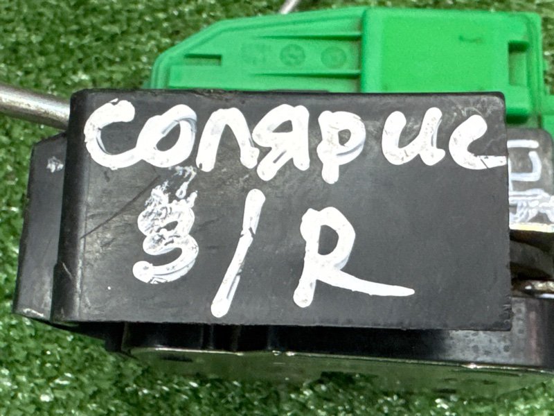 Замок двери Hyundai Solaris 1