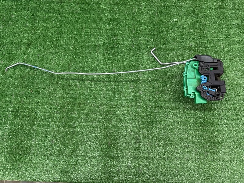 Замок двери Hyundai Solaris 1