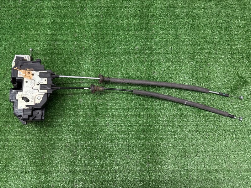 Замок двери Hyundai Santa Fe