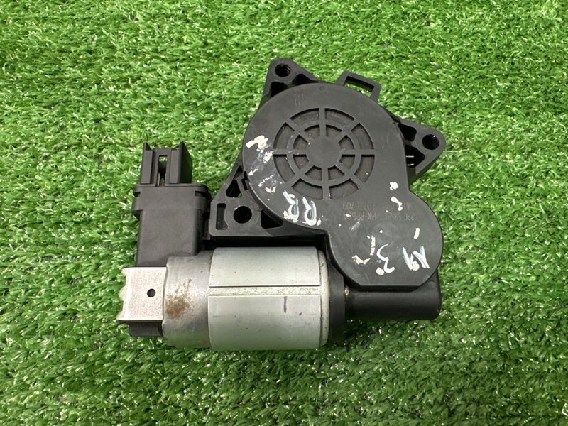 Мотор стеклоподъемника Mazda 3 BK