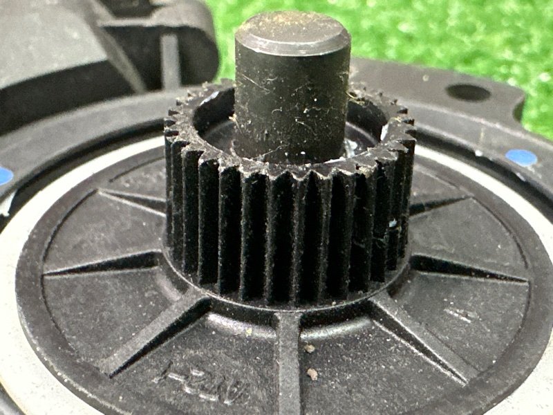 Мотор стеклоподъемника Kia Ceed 1