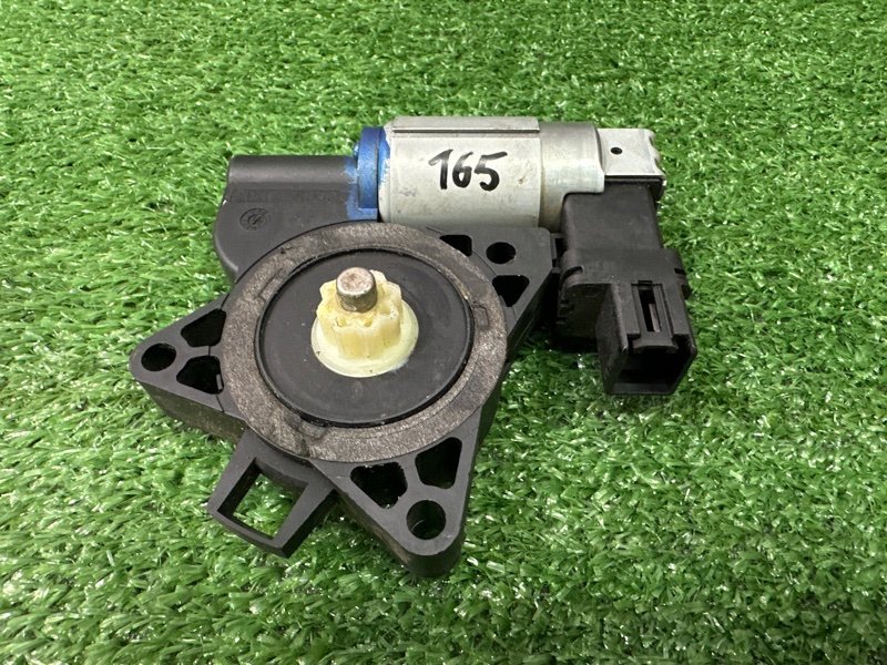 Мотор стеклоподъемника Mazda 3