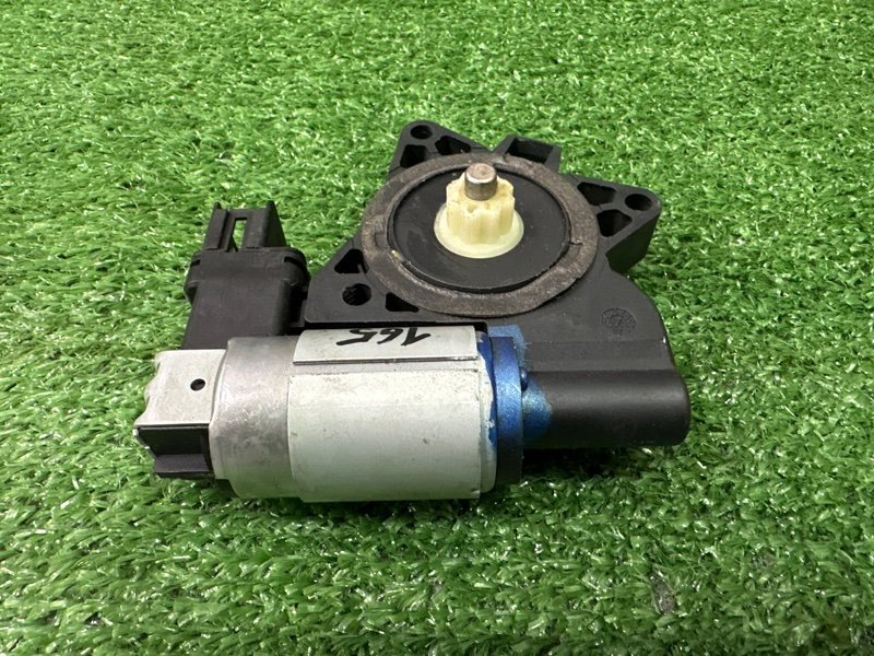 Мотор стеклоподъемника Mazda 3