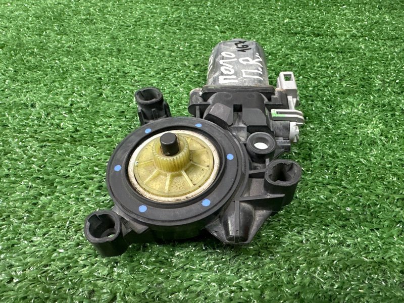 Мотор стеклоподъемника Volkswagen Polo 5