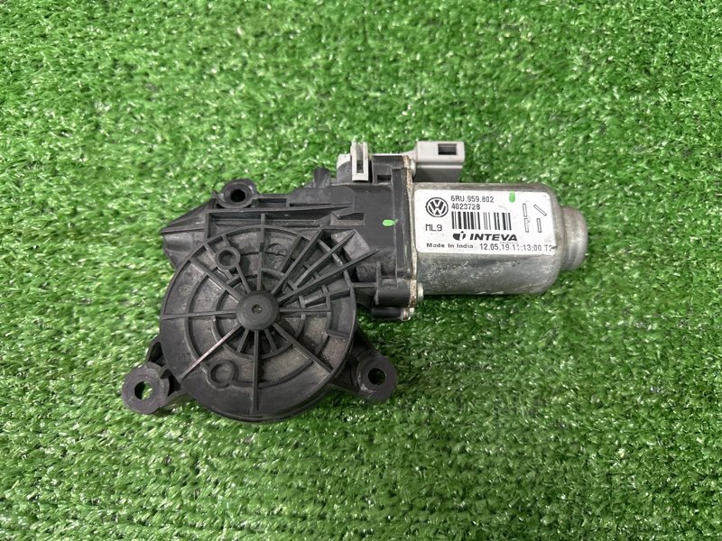 Мотор стеклоподъемника Volkswagen Polo 5