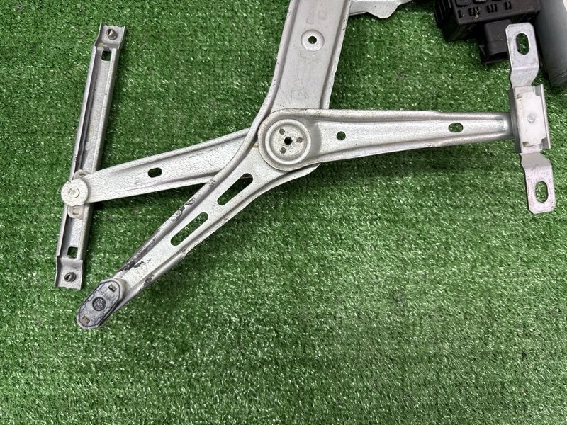 Механизм стеклоподъёмника с мотором Opel Astra