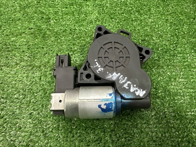 Мотор стеклоподъемника Mazda 3 BK