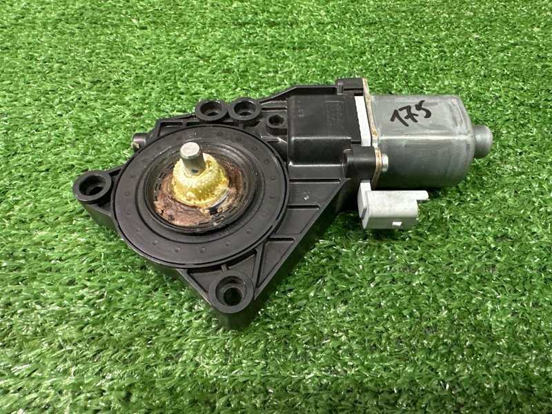 Мотор стеклоподъемника Hyundai i30