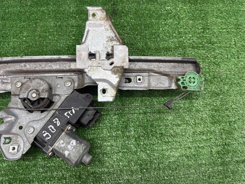 Механизм стеклоподъёмника с мотором Peugeot 308
