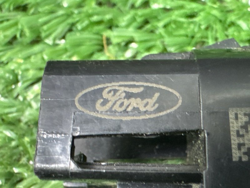 Кнопка стеклоподъемника Ford Mondeo 4