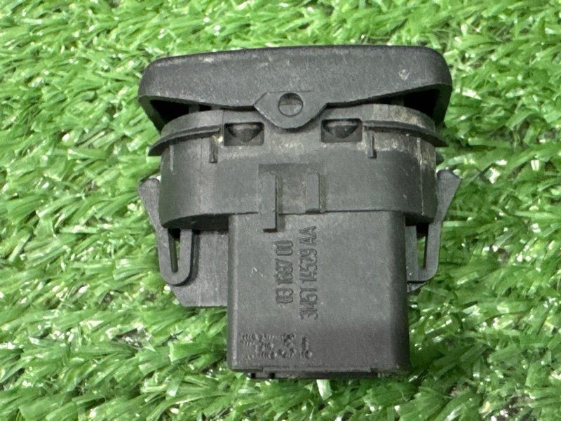 Кнопка стеклоподъемника Ford C-Max