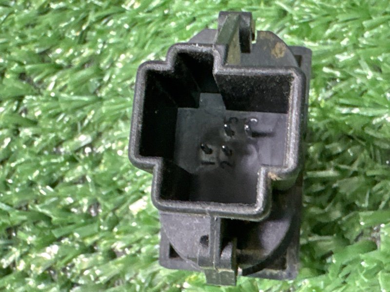 Кнопка стеклоподъемника Ford Mondeo 3