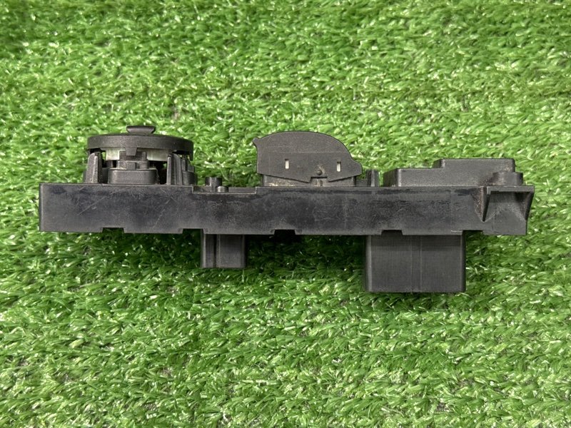 Блок управления стеклоподъемником Ford Focus 2