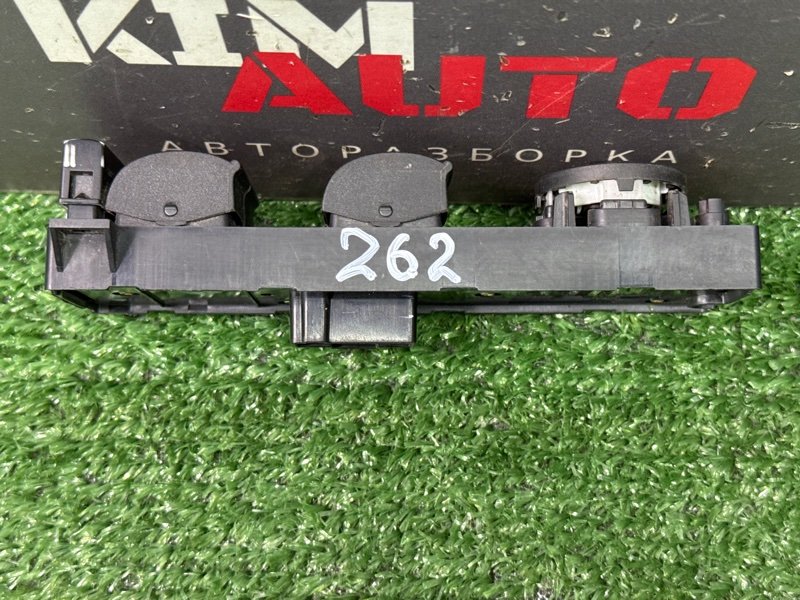 Блок управления стеклоподъемниками Ford Focus 2