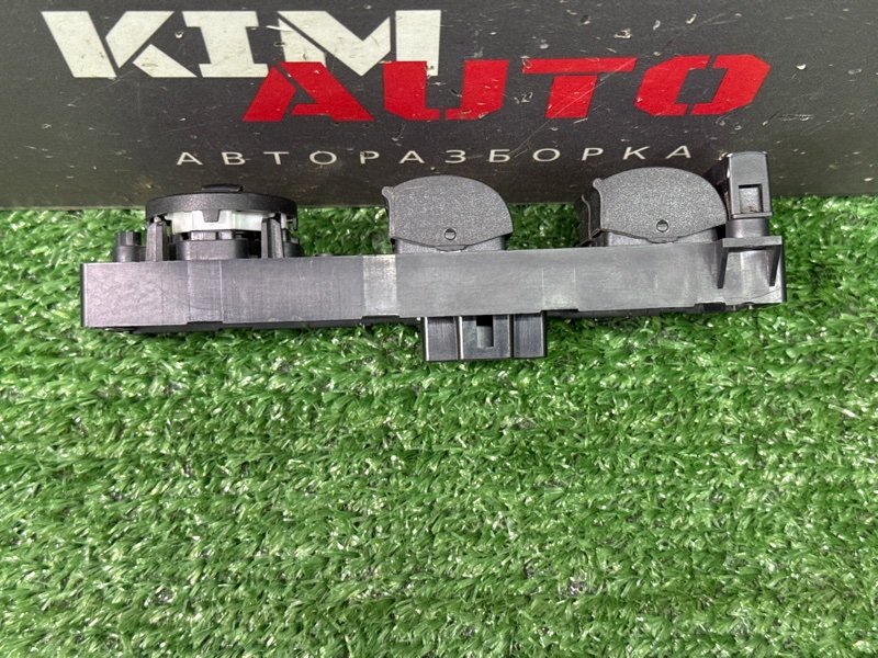 Блок управления стеклоподъемниками Ford Focus 2