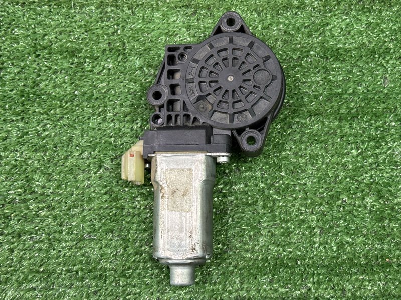 Мотор стеклоподъемника Kia Cerato 1