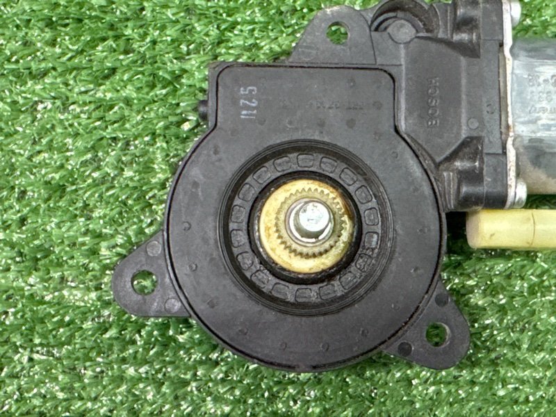 Мотор стеклоподъемника Ford Fusion