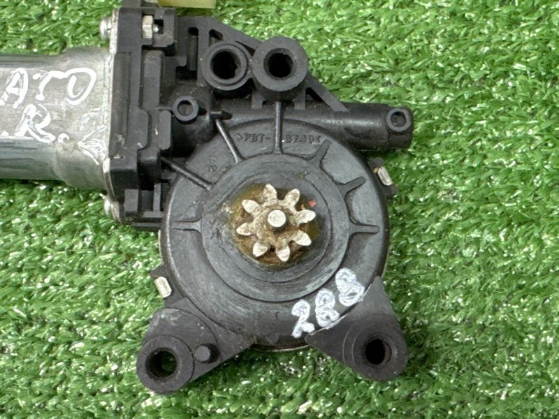 Мотор стеклоподъемника Kia Cerato 1