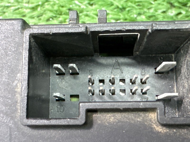 Блок моторчика стеклоподъемника Ford Focus 2