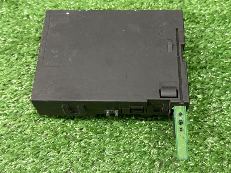 Блок моторчика стеклоподъемника Ford Focus 2