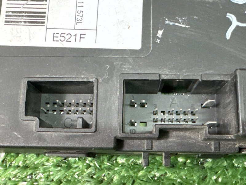 Блок моторчика стеклоподъемника Ford Focus