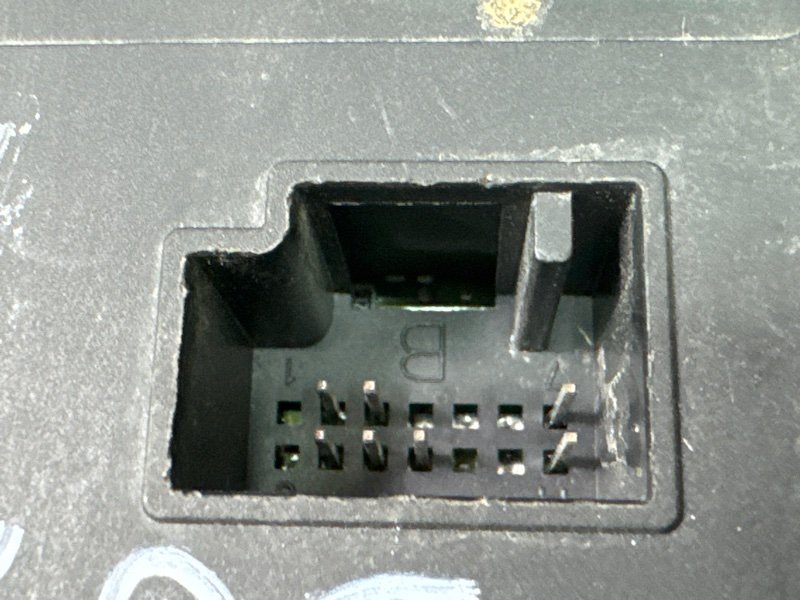 Блок моторчика стеклоподъемника Ford Focus