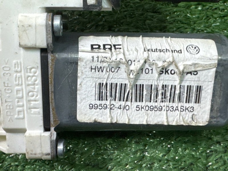 Мотор стеклоподъемника Skoda Octavia A5