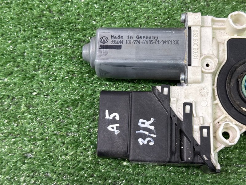 Мотор стеклоподъемника Skoda Octavia