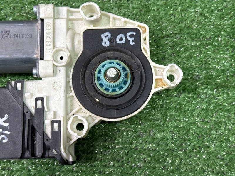 Мотор стеклоподъемника Skoda Octavia