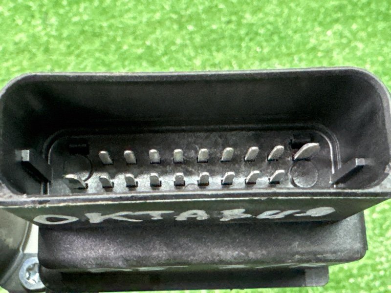 Мотор стеклоподъемника Skoda Octavia