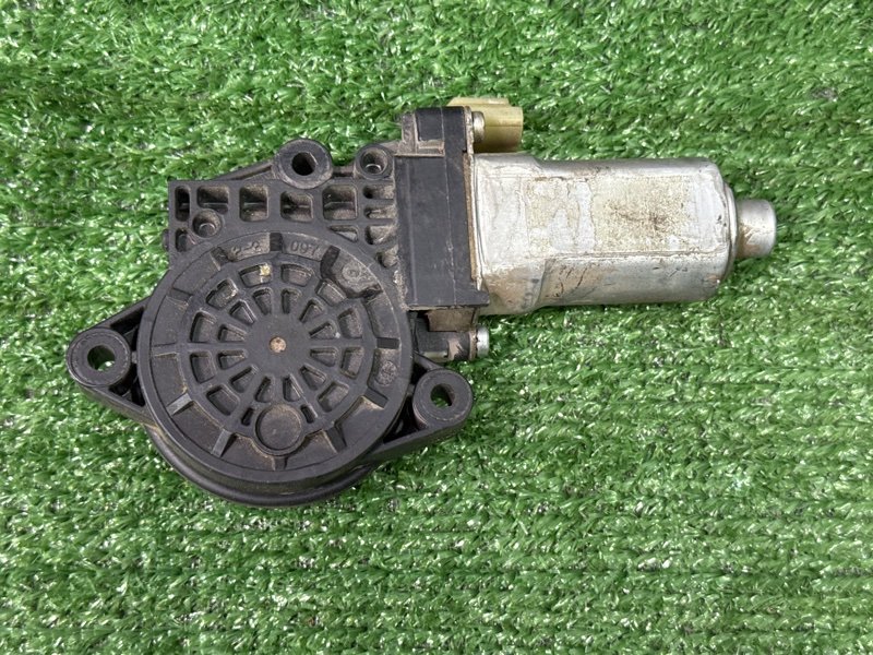 Мотор стеклоподъемника Kia Cerato 1