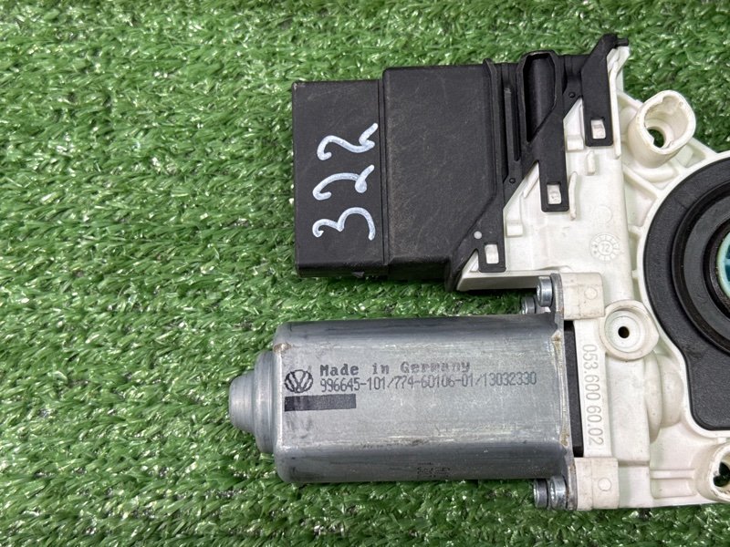 Мотор стеклоподъемника Skoda Octavia A5