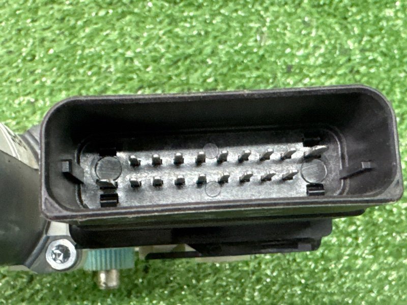 Мотор стеклоподъемника Skoda Octavia A5